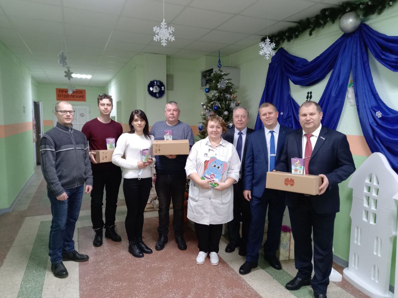 Профсоюзы поздравили детей в 4-й больнице Минска с Новым Годом - МИНСКОЕ  ГОРОДСКОЕ ОБЪЕДИНЕНИЕ ПРОФСОЮЗОВ